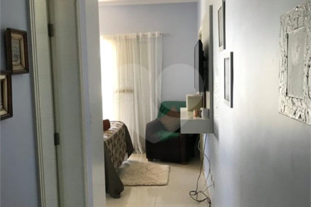 Casa à venda com 4 quartos, sendo 3 suítes, no condomínio Serra da Estrela, Atibaia - SP