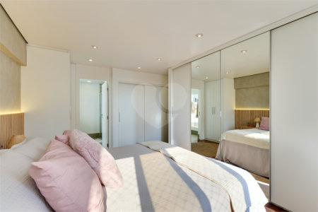 Apartamento à venda com 3 quartos, sendo 2 suítes,  em Alto da Boa Vista, São Paulo, SP