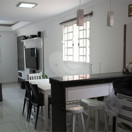 Casa à venda com 2 quartos, sendo 1 suíte, no Centro, Mairinque, SP