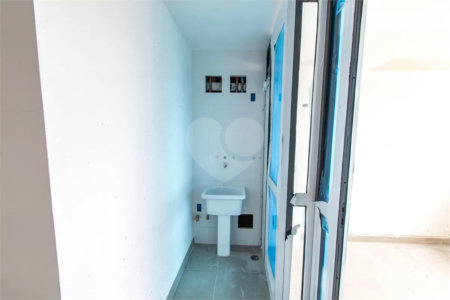 Apartamento à venda com 3 suítes em Vila Firmiano Pinto, São Paulo, SP