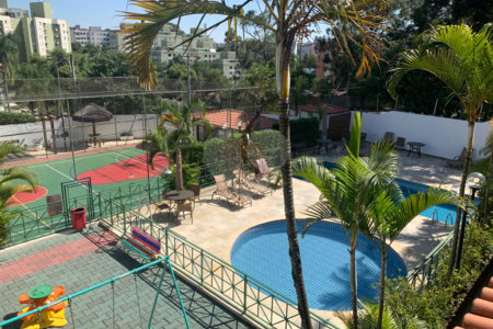 Casa à venda com 3 quartos, sendo 1 suíte, no condomínio Greenland, São Paulo - SP