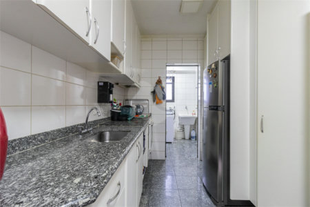 Apartamento à venda com 3 suítes em Vila Regente Feijó, São Paulo, SP