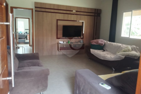 Chácara à venda com 3 quartos, sendo 1 suíte, em Chácara Flora Araraquara, Araraquara, SP