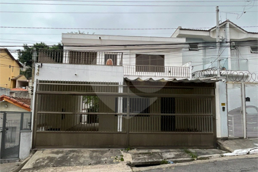 Sobrado à venda com 3 quartos em Vila Nivi, São Paulo, SP