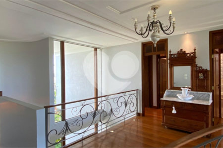 Casa à venda com 1 quarto, sendo 3 suítes, no Centro, Porto Seguro, BA
