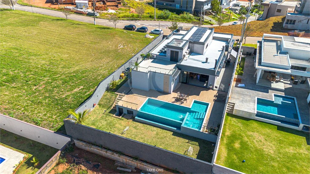Casa à venda com 4 suítes no condomínio Residencial dos Lagos, Itupeva - SP