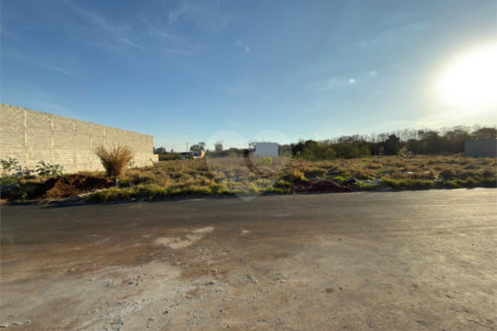 Terreno comercial com 260m2, próximo da rodovia Washington Luiz, em São Carlos.
