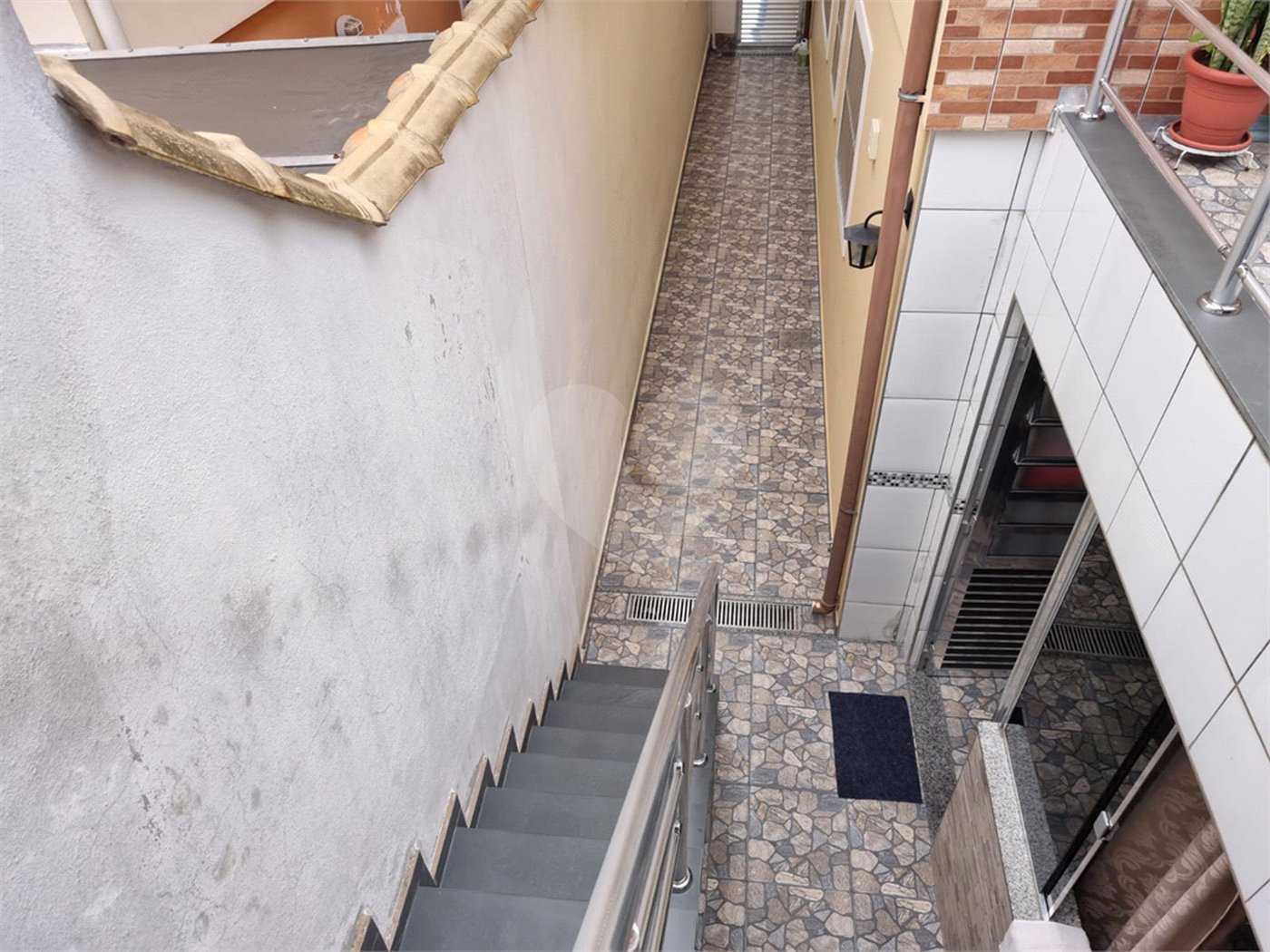 Sobrado à venda com 3 quartos, sendo 1 suíte,  em Jardim Campo Limpo, São Paulo, SP