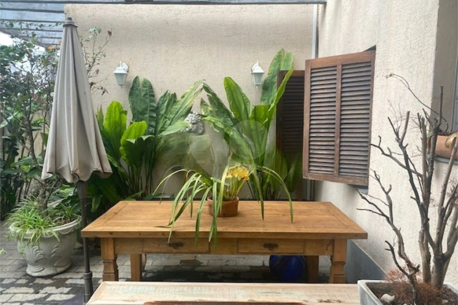 Sobrado à venda com 5 quartos, sendo 2 suítes, em Jardim São Bento, São Paulo, SP