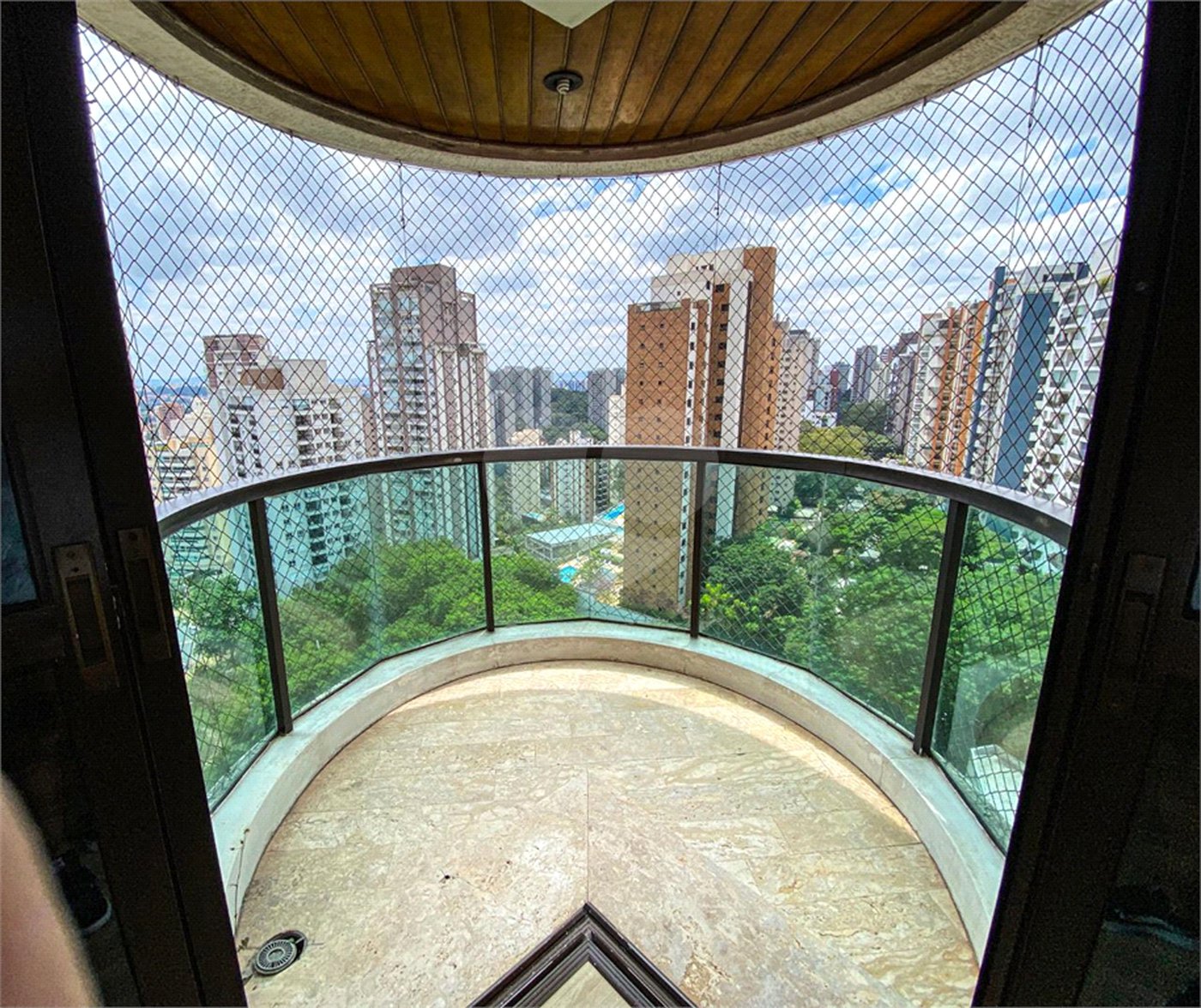Apartamento à venda com 4 suítes em Vila Suzana, São Paulo, SP