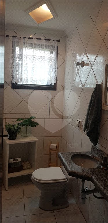 Sobrado à venda com 3 quartos, sendo 1 suíte, em Vila Vitório Mazzei, São Paulo, SP