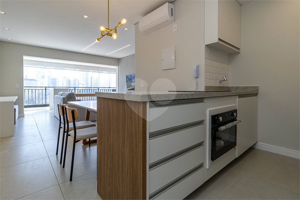 Apartamento à venda com 1 quarto em Vila Cordeiro, São Paulo, SP