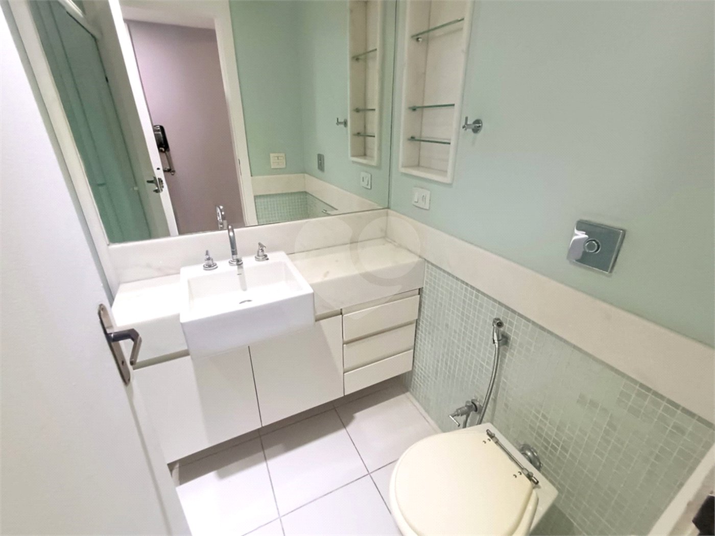 Apartamento à venda com 3 quartos, sendo 1 suíte, em Rio Comprido, Rio de Janeiro, RJ