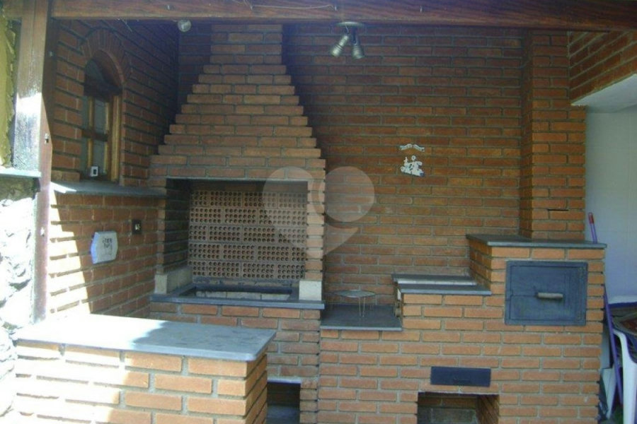 Sobrado à venda com 3 suítes em Vila Irmãos Arnoni, São Paulo, SP
