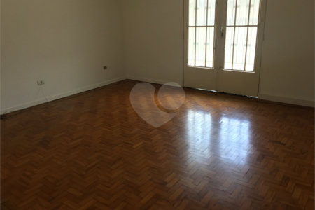 Casa à venda com 3 quartos, sendo 1 suíte, em Jardim São Paulo(zona Norte), São Paulo, SP