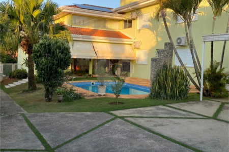 Casa à venda com 4 suítes no condomínio Portal do Sabiá, Araçoiaba da Serra - SP