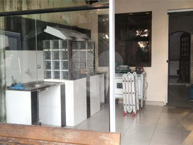 Casa à venda com 6 quartos, sendo 1 suíte, no condomínio Associação Reserva das Hortênsias, Mairiporã - SP