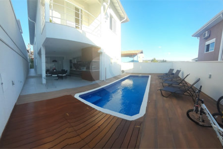 Casa à venda com 3 quartos, sendo 2 suítes,  no condomínio Terras do Oriente, Valinhos - SP