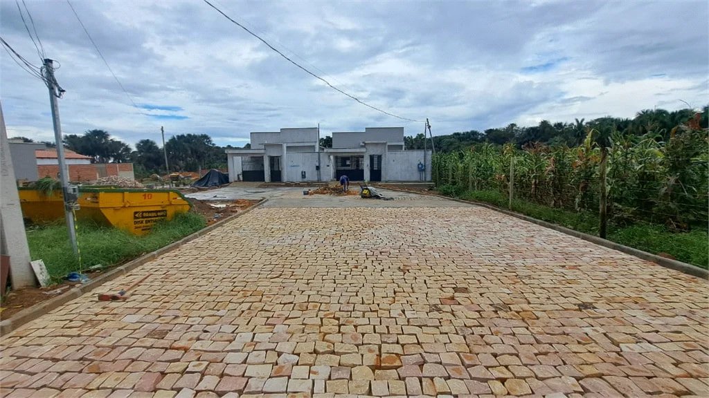 Casa à venda com 2 quartos, sendo 1 suíte, em Catumbi, Balsas, MA