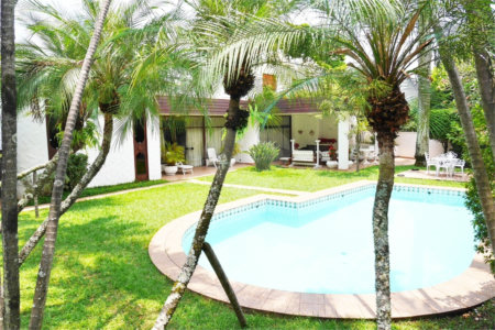 Casa à venda com 4 quartos, sendo 1 suíte,  em Jardim Guedala, São Paulo, SP