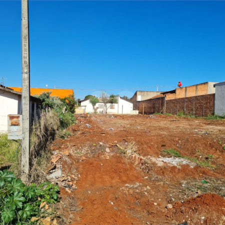 Casa à venda com 3 quartos em Parque das Hortências, Araraquara, SP