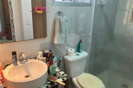 Casa Térrea à venda com 3 quartos em Vila Nivi, São Paulo, SP