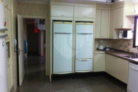 Apartamento à venda com 4 suítes em Real Parque, São Paulo, SP