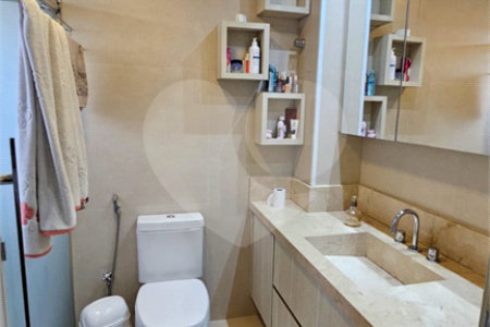 Apartamento à venda com 3 quartos, sendo 1 suíte,  no Centro, Suzano, SP