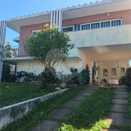 Casa à venda com 3 quartos, sendo 2 suítes, no condomínio Rio Bon, Rio de Janeiro - RJ