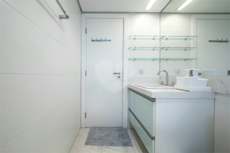 Apartamento à venda com 3 quartos, sendo 2 suítes, em Vila Mariana, São Paulo, SP