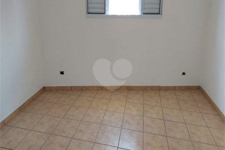Sobrado à venda com 3 quartos, sendo 2 suítes, em Vila Paulicéia, São Paulo, SP