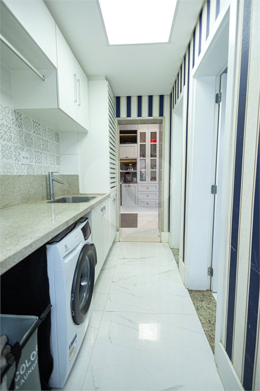 Apartamento à venda com 5 quartos, sendo 4 suítes,  em Parque Reboucas, São Paulo, SP