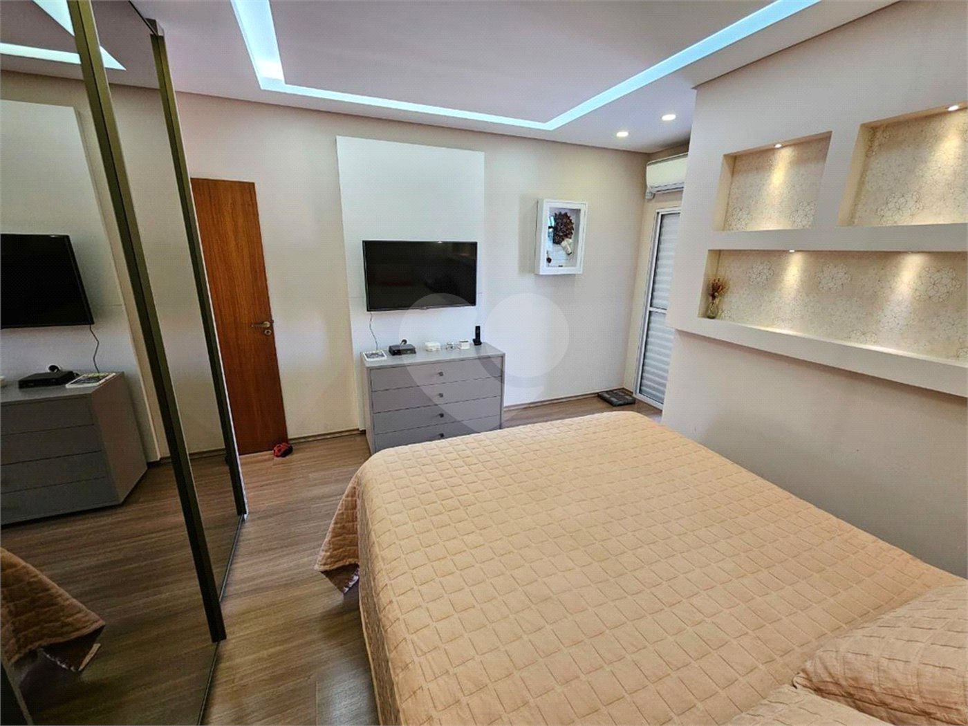 Casa à venda com 3 suítes em Vila Carrão, São Paulo, SP