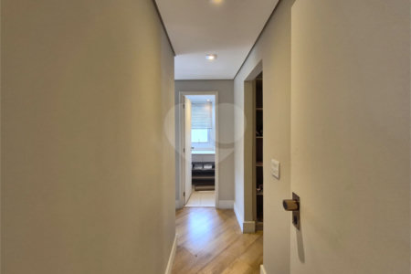 Apartamento à venda com 2 quartos, sendo 1 suíte, em Vila Andrade, São Paulo, SP