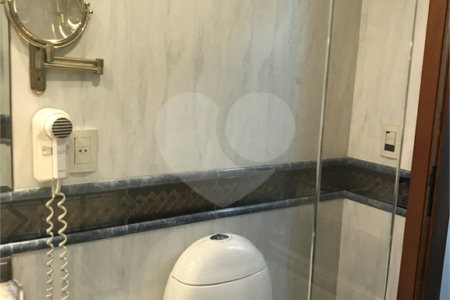 Apartamento à venda com 4 quartos, sendo 1 suíte, em Vila Uberabinha, São Paulo, SP