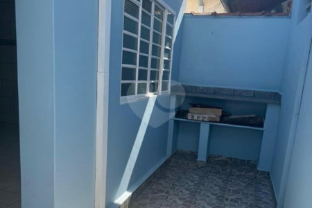 Casa à venda com 3 quartos em Jardim Itália, Itapetininga, SP