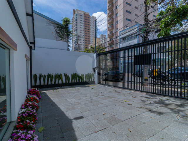 Casa Térrea à venda com 3 quartos, sendo 1 suíte,  em Santo Amaro, São Paulo, SP