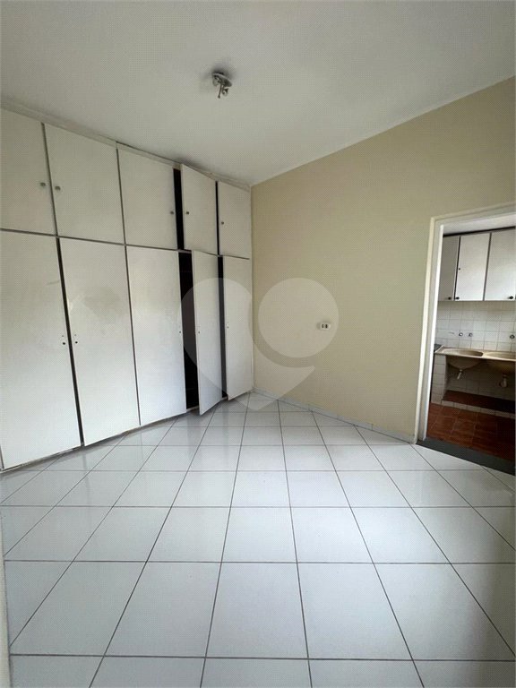 Sobrado à venda com 3 quartos, sendo 1 suíte, em Vila Vitório Mazzei, São Paulo, SP