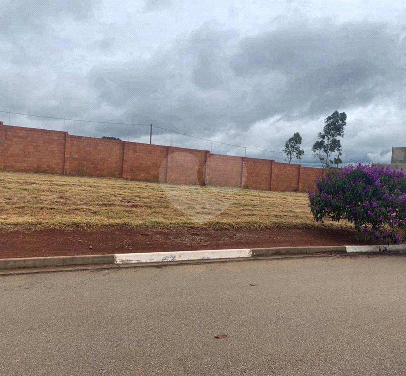 Casa à venda no condomínio Residencial Golden Ville, Itapetininga - SP