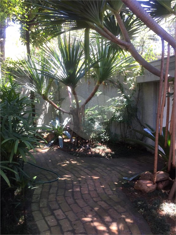 Sobrado à venda com 4 quartos, sendo 1 suíte, em Jardim Novo Mundo, São Paulo, SP