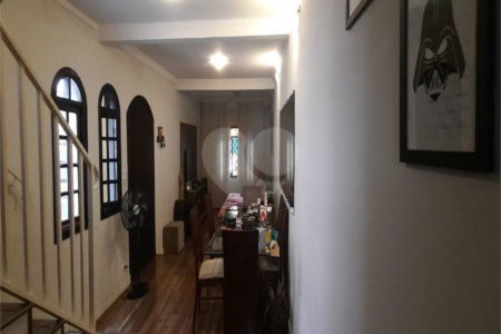 Sobrado à venda com 4 quartos, sendo 1 suíte, em Vila Marari, São Paulo, SP