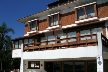 Casa de Vila à venda ou para alugar com 4 suítes em Guarapiranga, São Paulo, SP