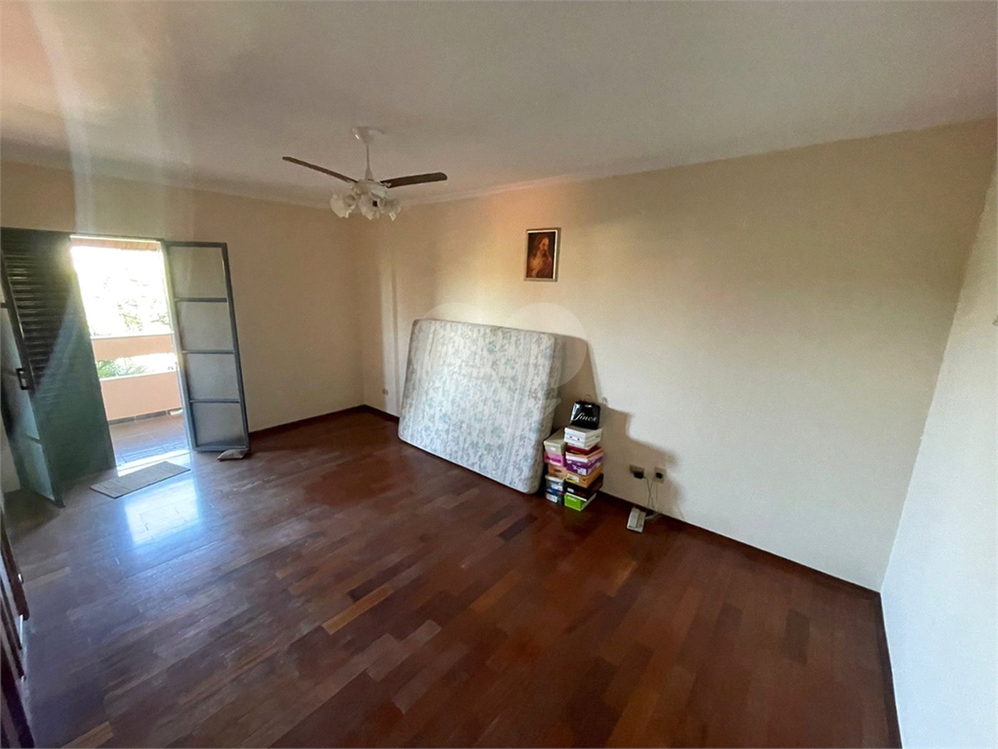 Excelente casa no Parque Santa Marta.