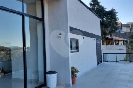 Casa à venda com 4 suítes no condomínio Osato, Atibaia - SP