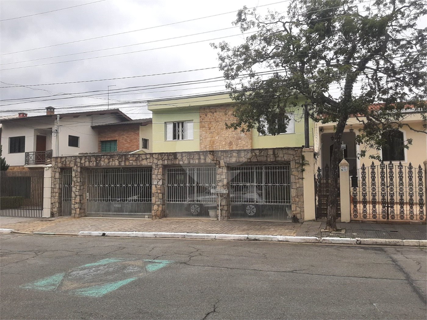 Sobrado à venda com 4 quartos, sendo 2 suítes, em Tremembé, São Paulo, SP
