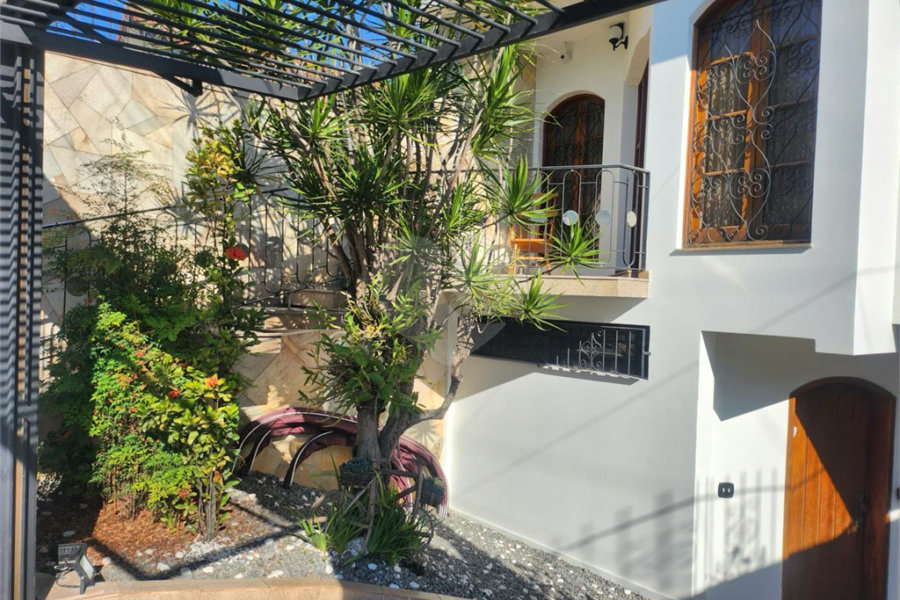 Casa Térrea à venda com 3 quartos, sendo 1 suíte, em Parada Inglesa, São Paulo, SP