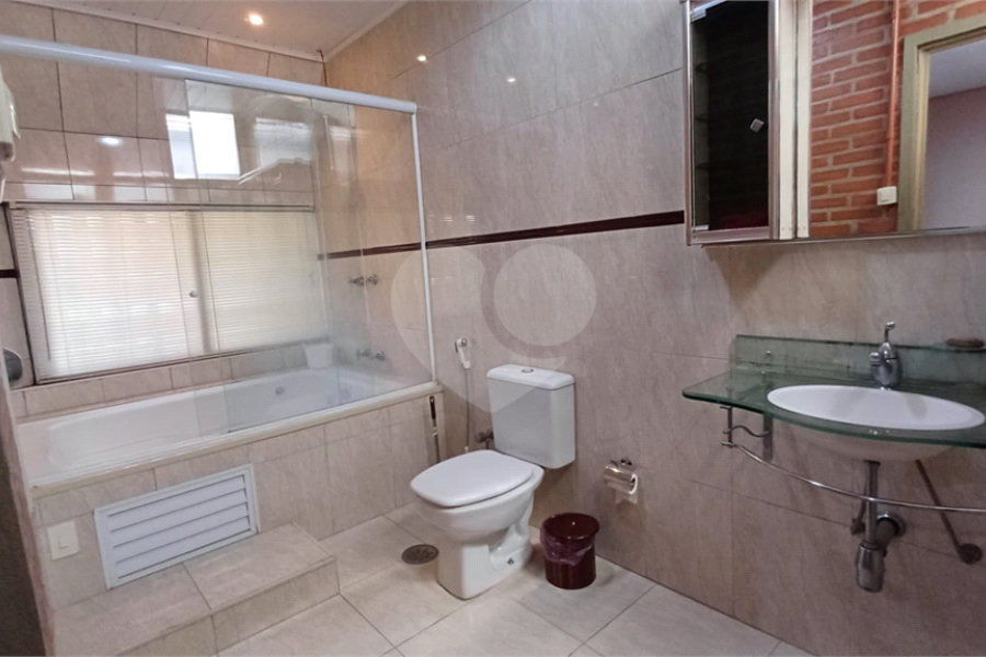 Sobrado à venda com 3 quartos, sendo 1 suíte, em Jabaquara, São Paulo, SP