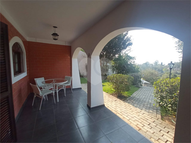 Casa à venda com 4 quartos, sendo 1 suíte,  no condomínio Alpes da Cantareira, Mairiporã - SP