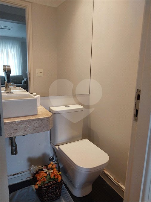 Apartamento à venda com 3 quartos, sendo 2 suítes,  em Cidade São Francisco, São Paulo, SP