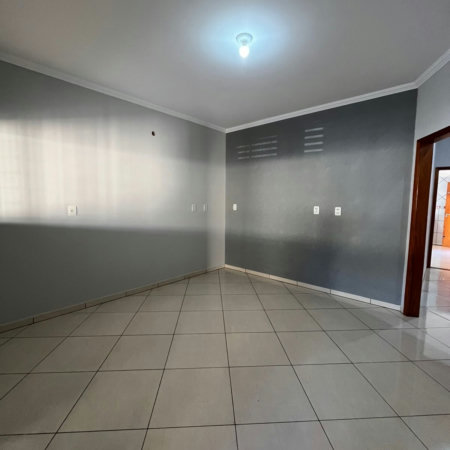 Casa à venda com 4 quartos, sendo 1 suíte,  em Jardim Maristela, Três Lagoas, MS